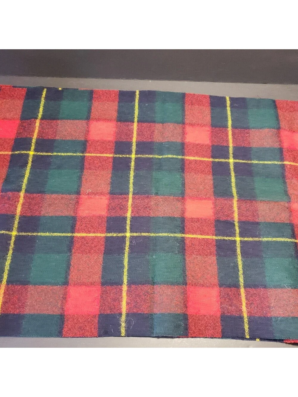 Pendleton 100% Virgin Wool Scarf Red Green Blue Plaid Tartan Fringe USA 51x12